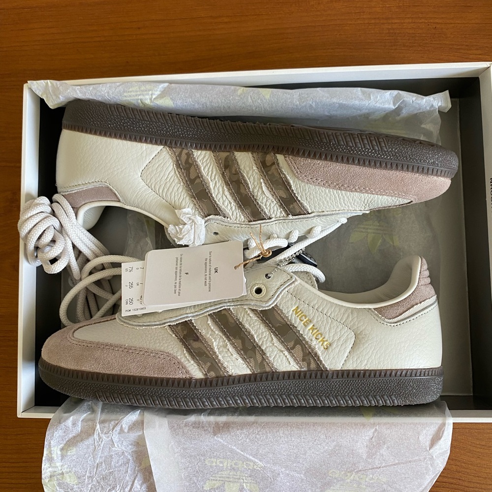 7.5 men’s adidas nice kicks